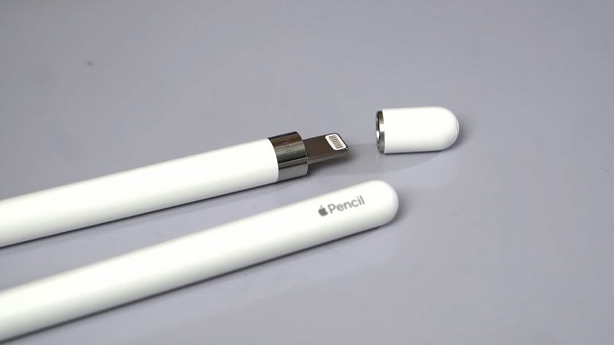 Apple Pencil 1 tích hợp cổng Lightning, thời lượng pin ấn tượng lên đến 12 giờ 