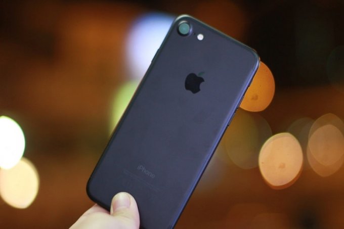 iPhone 7 32 GB bản Hàn Quốc đã loại bỏ jack cắm tai nghe và sử dụng Adapter chuyển đổi