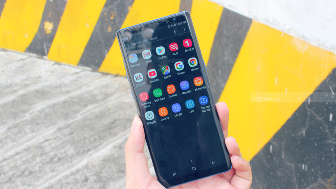 Màn hình Super AMOLED trên Galaxy Note 8 Hàn Quốc cho màu đen cực kỳ sâu, đã mắt